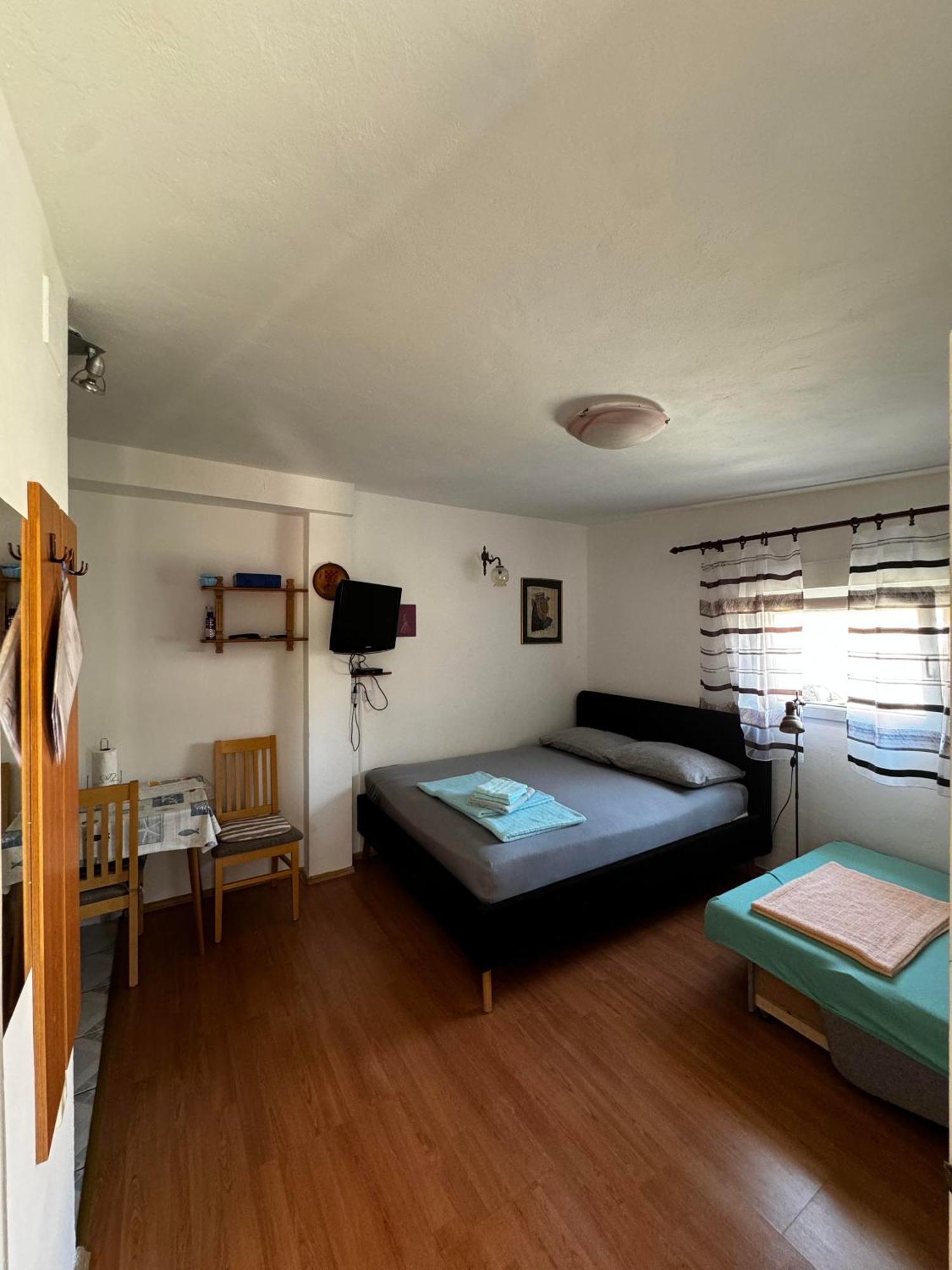 Apartments Tea Karlobag Exterior photo